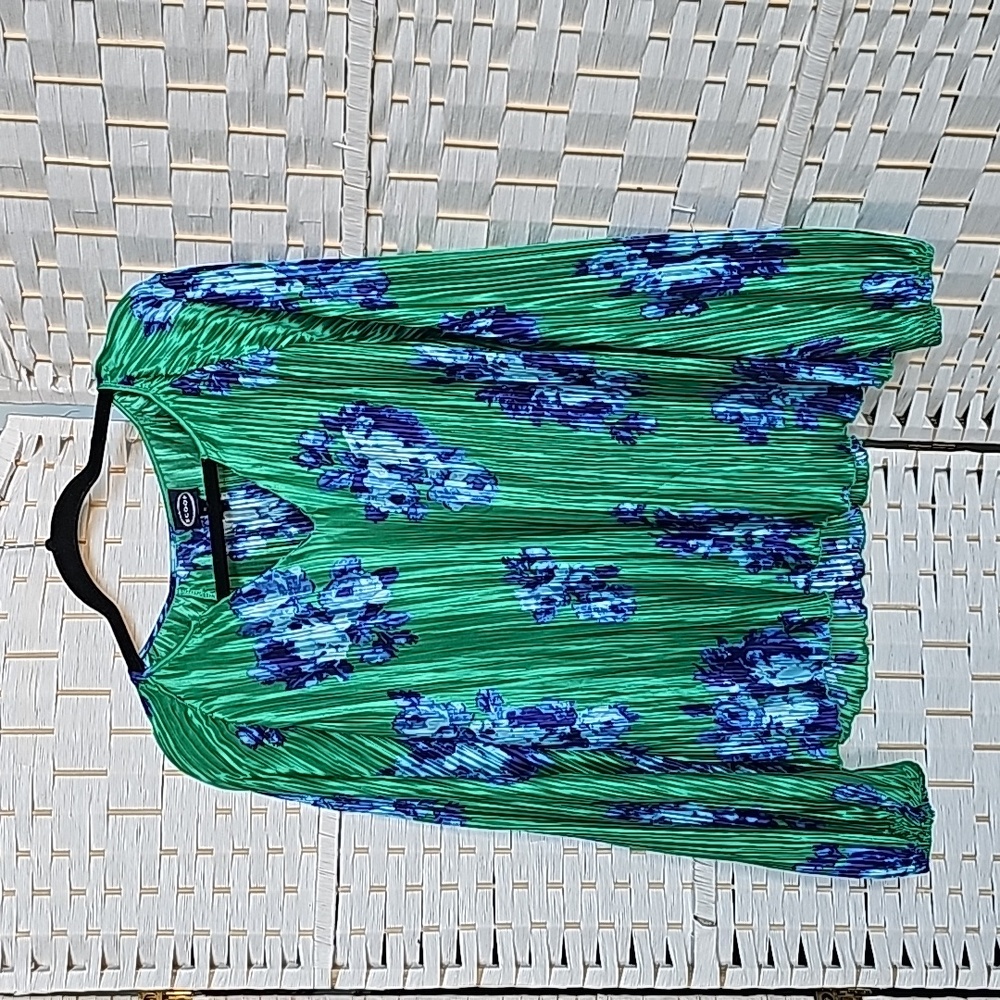 Scoop Blue and Green Crinkle and Shine Pullover Blouse - XL